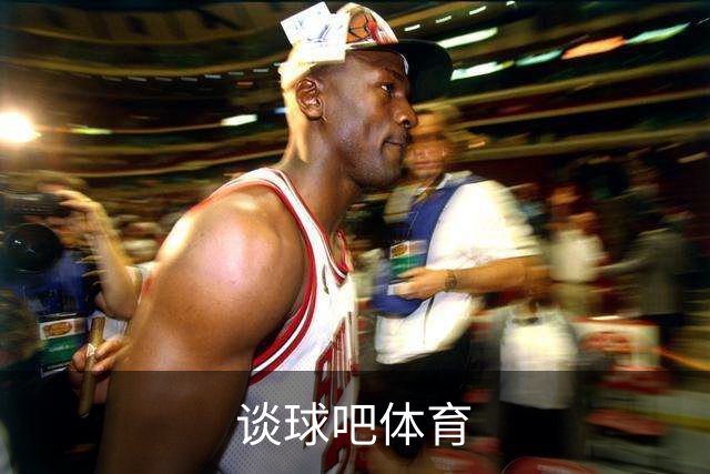 谈球吧体育公司环境